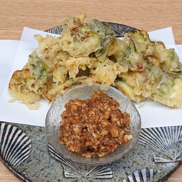 ~ピーマンのヘタと種の天ぷら~クルミ味噌